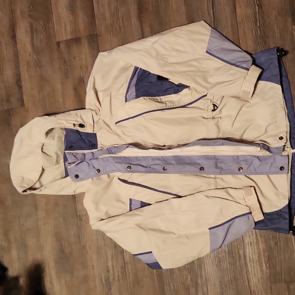 Columbia Brand Women's Ski Jacket - Size Medium
